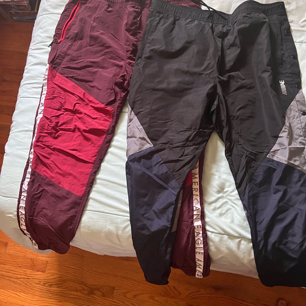 American Eagle Outfitters teen/men Joggers - Maroon and Black